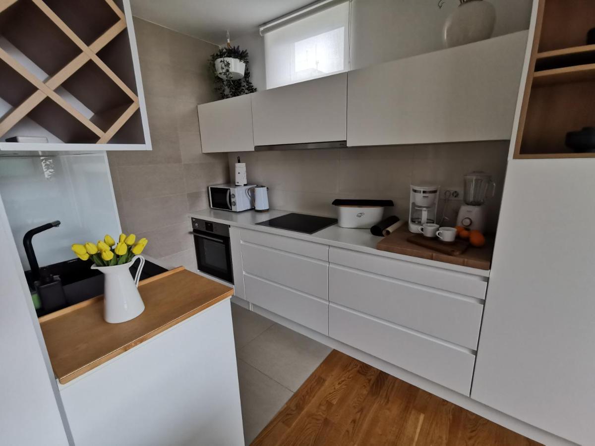 White 5 Apartment สปลิท ภายนอก รูปภาพ