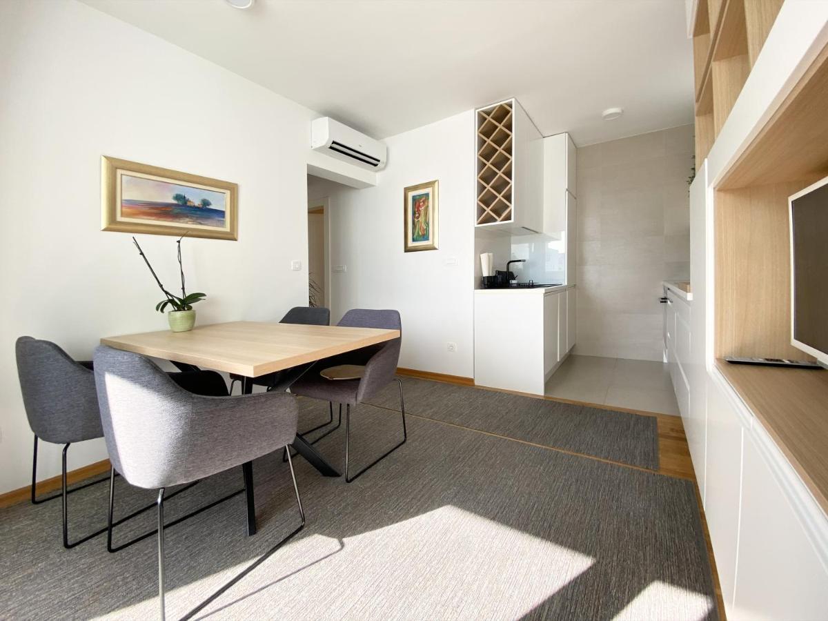 White 5 Apartment สปลิท ภายนอก รูปภาพ