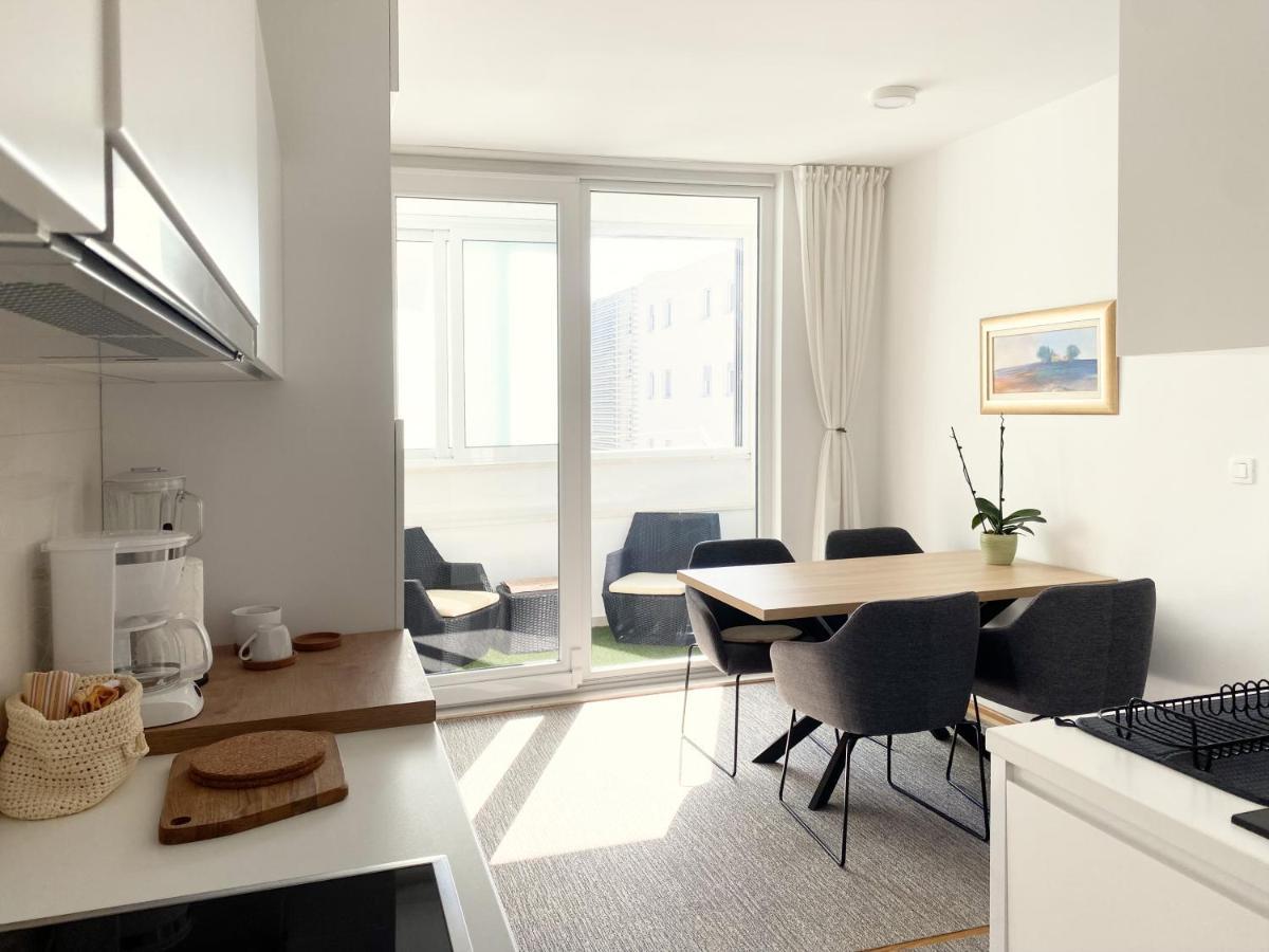 White 5 Apartment สปลิท ภายนอก รูปภาพ