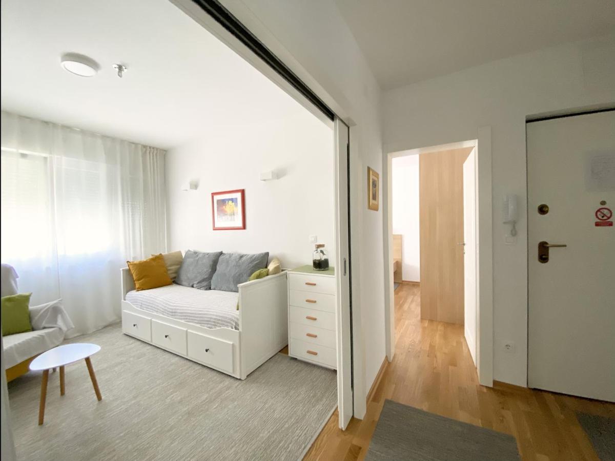 White 5 Apartment สปลิท ภายนอก รูปภาพ