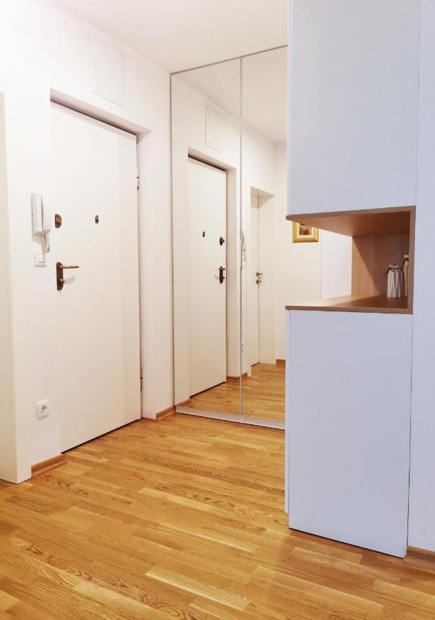 White 5 Apartment สปลิท ภายนอก รูปภาพ
