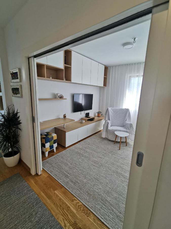White 5 Apartment สปลิท ภายนอก รูปภาพ
